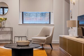 Classic Apartment | Living area - Your Apartment - St. Paul's (London)