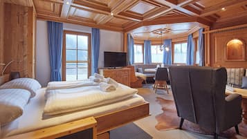 豪華小木屋, 山景 | 5 間睡房、遮光窗簾/窗簾、隔音、熨斗/熨衫板