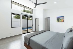 2 bedrooms, free WiFi, bed sheets, wheelchair access - Casa Aurora with Private Patio & Pool (Playas Del Coco)