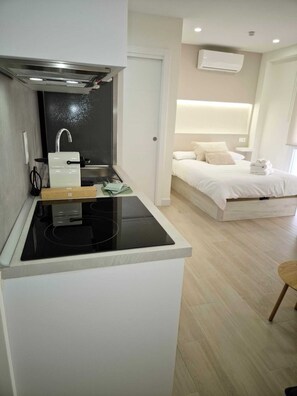 1 chambre, fer et planche à repasser, Wi-Fi, draps fournis