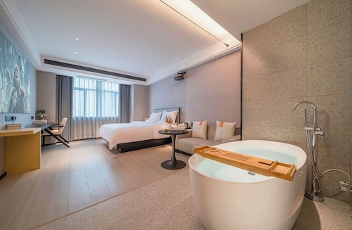 C Station Meisu Hotel