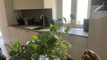 Refrigerador, microondas, parrilla de estufa y lavavajillas