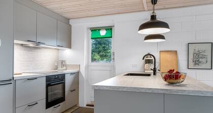 "Johan" - from the sea by Interhome