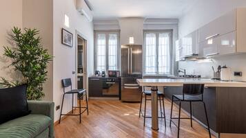 Kühlschrank, Ofen, Herdplatte, Geschirrspüler