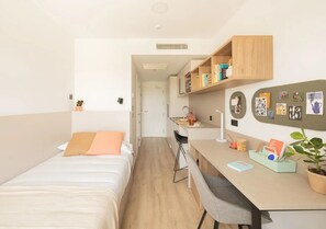 Deluxe Single Room, Non Smoking | Blackout drapes, free WiFi - Plazaola - Pamplona (Pamplona)