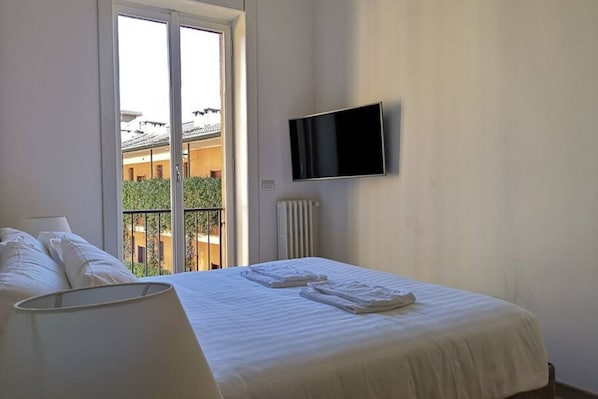 3 bedrooms, iron/ironing board, WiFi