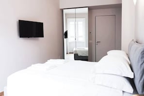 3 bedrooms, iron/ironing board, Internet, bed sheets