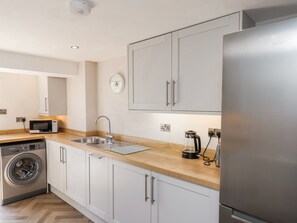 Dishwasher, cookware/dishes/utensils