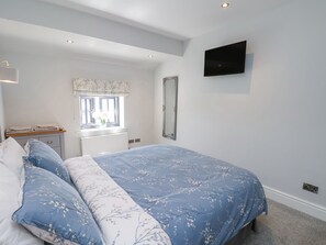 1 bedroom, individually decorated, individually furnished, free WiFi