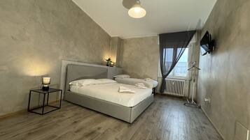 Fer et planche Ă repasser, draps fournis