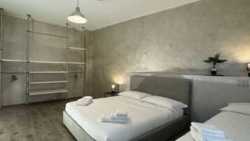 Fer et planche Ă repasser, draps fournis