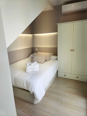 1 chambre, fer et planche à repasser, Wi-Fi, draps fournis