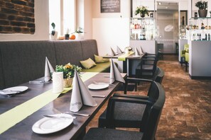 Daily buffet breakfast for a fee - Zieglers Restaurant & Pension (Oranienbaum-Wörlitz)