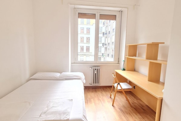 2 bedrooms, WiFi, bed sheets