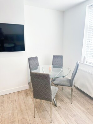 Apartment, 2 Bedrooms (132 A) | 2 bedrooms, desk, laptop workspace, iron/ironing board - 132 Huntingdon (Huntingdon)