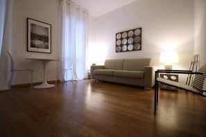 Living area - BRERA - FIORI CHIARI CHARME APARTMENT RENOVATED (Milano)
