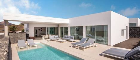 Superior-Villa, 3 Schlafzimmer, eigener Pool, Poolblick | Aussenbereich