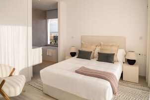 客房内保险箱、熨斗/熨衣板、免费 WiFi