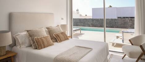 Villa – superior, 3 soverom, privat basseng, bassengutsikt | Safe på rommet, strykejern/-brett og wi-fi (inkludert)