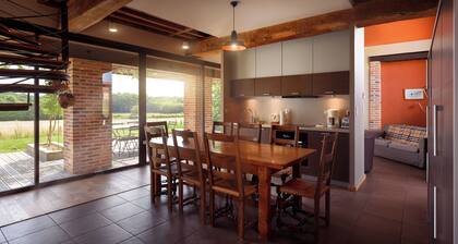 GĂźte le Chevreuil â HĂ©bergement de charme au cĆur du Hameau des Damayots