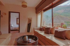 5 habitaciones, tabla de planchar con plancha, internet y ropa de cama 