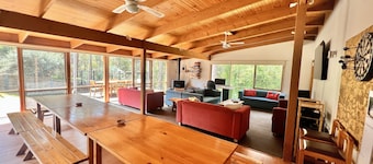 Albaski Lodge – Room 1