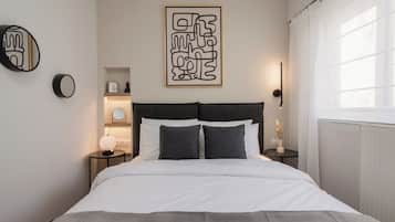 Apartemen Desain, pemandangan kota | Brankas, ruang kerja ramah laptop, dan tirai kedap cahaya