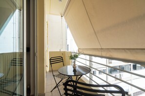 Apartamento design, vista para a cidade | Sacada
