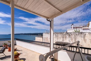 صورة غير مصنفة، 2 من 72، زرّ