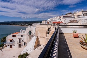 صورة غير مصنفة، 4 من 72، زرّ