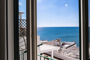 صورة غير مصنفة، 5 من 72، زرّ