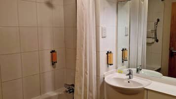 Double Room | Bathroom