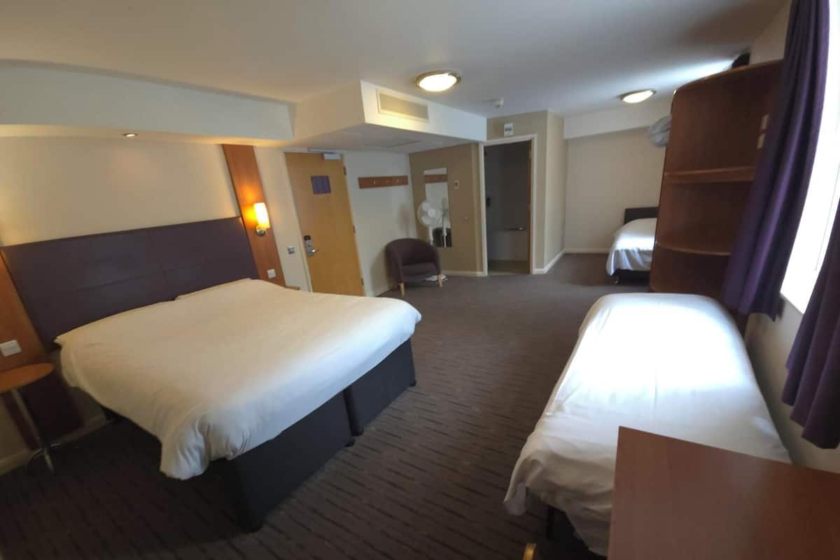 Family Quadruple Room | Free WiFi, bed sheets