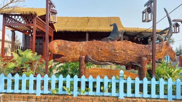 المنشأة من الخارج