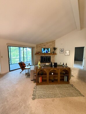 Smart TV, fireplace - Putters Paradise-2Bed/2Bath/Grill/Firepit-10PP (Osage Beach)