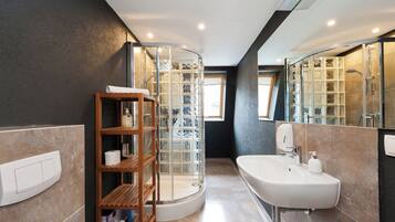 Apartment (A 6) | Bathroom