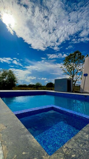 Outdoor pool - Sizzle Bay Resort (Mawal)