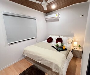 Bay View Pod | Bed sheets - Sizzle Bay Resort (Mawal)