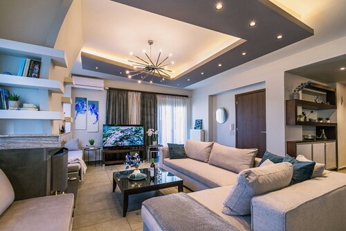 ARTica condo 1_2BR with fireplace, near Amoudara & Heraklion. Free Parking