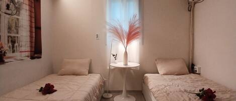 基础双床房 | 免费 WiFi