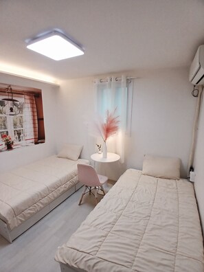 Basic Twin Room | Free WiFi - SRR STAY (Gwangmyeong)
