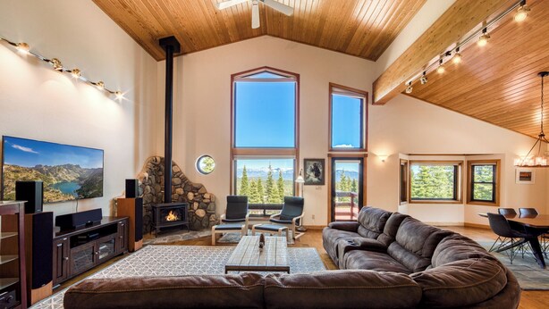 Unclassified image, 1 of 48, button - Monthly Lease - Infinity Ridge by Tahoe Getaways - 3BR, Well Travelled Dog Considered. (Truckee)