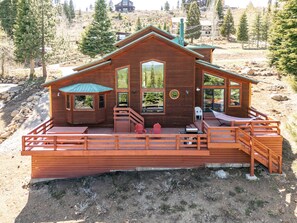 Exterior - Monthly Lease - Infinity Ridge by Tahoe Getaways - 3BR, Well Travelled Dog Considered. (Truckee)