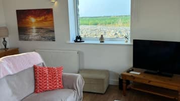Smart TV, futbolito y tenis de mesa