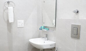 Deluxe-Doppelzimmer, Stadtblick | Badezimmer