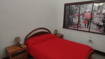 Down duvets, free WiFi, bed sheets