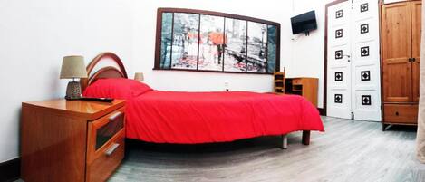 Eenvoudige tweepersoonskamer | Gratis wifi, beddengoed