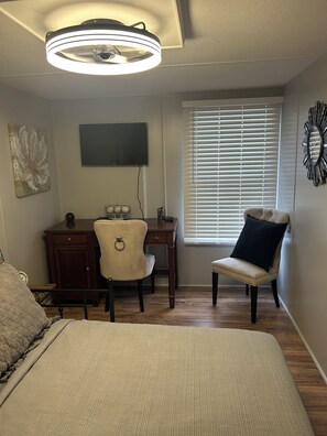 2 bedrooms, desk, iron/ironing board, free WiFi
