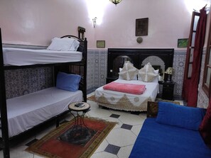 5 chambres, fer et planche à repasser, Wi-Fi