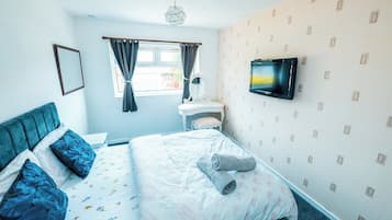 3 bedrooms, iron/ironing board, free WiFi, bed sheets